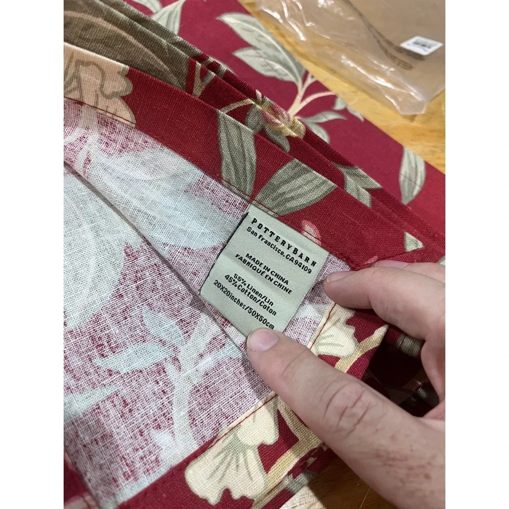 Pottery Barn Soule Print Plum Red Floral Linen Blend Napkins Set of 4 20x20 NEW